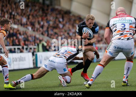 Alex Tait di Newcastle Falcons guida per la linea durante la partita Gallagher Premiership tra Newcastle Falcons e Leicester Tigers a Kingston Park, Newcastle, sabato 21st maggio 2022. (Foto di Chris Lisham/MI News/NurPhoto) Foto Stock