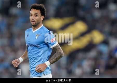 Felipe Anderson della SS Lazio guarda durante la Serie A una partita tra SS Lazio e Hellas Verona il 21 maggio 2022 a Roma. (Foto di Giuseppe Maffia/NurPhoto) Foto Stock