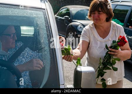 La tradizionale benedizione delle auto per la Festa di Santa Rita di Cascia. A Rieti, Italia, il 22 maggio 2022. (Foto di Riccardo Fabi/NurPhoto) Foto Stock