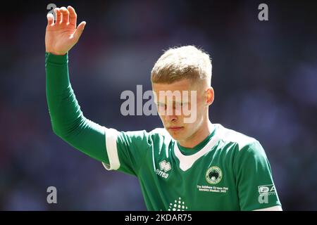 LONDRA, INGHILTERRA - MAGGIO 22:Kieran Barnesof Newport Pagnell Town segna durante la finale di vaso fa Buildbase 2021/2020 tra Littlehampton Town e Newport Pagnell Town allo Stadio di Wembley , Londra, Regno Unito 22nd Maggio , 2022 (Photo by Action Foto Sport/NurPhoto) Foto Stock
