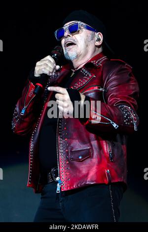 Il cantante italiano Vasco Rossi in concerto all'Ippodromo San Siro di Milano il 24 2022 maggio (Foto di Mairo Cinquetti/NurPhoto) Foto Stock