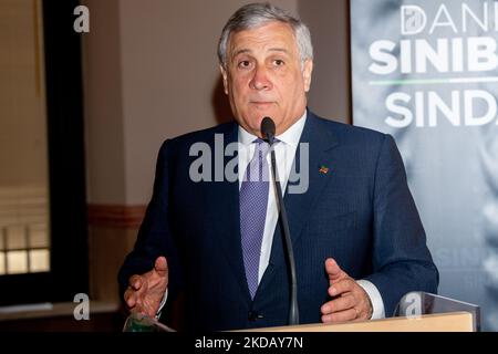 Forza Italia Vicepresidente e coordinatore nazionale unico Antonio Tajani a Rieti, per sostenere il candidato sindaco Daniele Sinibaldi alle elezioni amministrative del 12 giugno 2022. A Rieti, 25 maggio 2022. (Foto di Riccardo Fabi/NurPhoto) Foto Stock