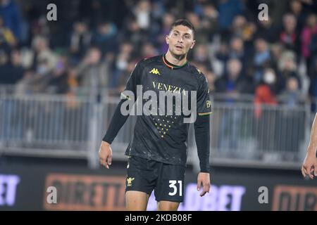 Ritratto di Venezia Mattia Caldara durante la serie calcistica italiana Venezia FC vs ACF Fiorentina il 18 ottobre 2021 allo stadio Pier Luigi Penzo di Venezia (Photo by Ettore Griffoni/LiveMedia/NurPhoto) Foto Stock