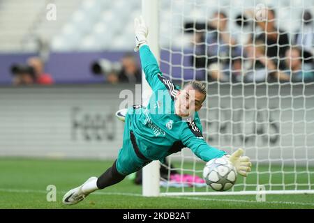 Andriy Lunin del Real Madrid CF durante l'allenamento del Real Madrid prima della finale della UEFA Champions League del 27 maggio 2022 a Parigi, Francia. (Foto di Giuseppe Maffia/NurPhoto) Foto Stock