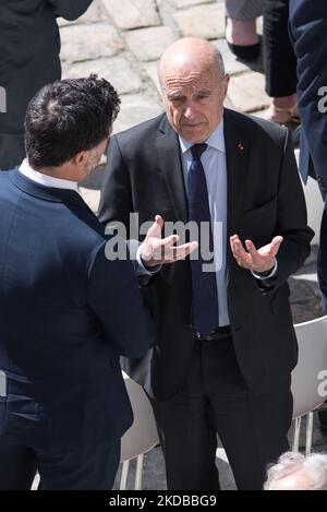 L'ex primo Ministro e membro del Consiglio costituzionale francese Alain Juppe al tributo nazionale a Francoise Rudetzki, fondatore di SOS Attentats, presso l'Hotel des Invalides, a Parigi, 1 giugno 2022. (Foto di Andrea Savorani Neri/NurPhoto) Foto Stock