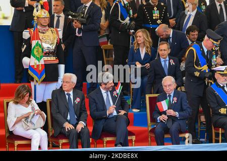 La parata per la 76th° Giornata della Repubblica Italiana. Presidente della Camera dei deputati, Roberto Fico a Roma, Italia, il 2 giugno 2022 (Foto di Riccardo Fabi/NurPhoto) Foto Stock