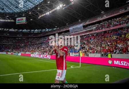 Dominik Szoboszlai ringrazia il sostegno dopo la partita della UEFA Nations League A3 a Puskás Aréna il 04 giugno 2022 a Budapest, Ungheria. (Foto di Robert Szaniszló/NurPhoto) Foto Stock