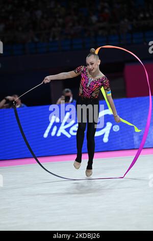 Onotriienko Viktoria (UKR) durante la Ginnastica Rhythmic Gymnastics FIG World Cup 2022 il 03 giugno 2022 all'Arena Vitrifrigo di Pesaro (Foto di Gianluca Ricci/LiveMedia/NurPhoto) Foto Stock