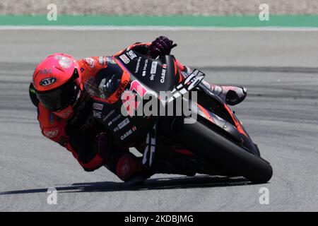 Aleix Espargar, dalla Spagna, guida la sua Aprilia Racing sulla moto GP di Catalunya il 5 giugno 2022 a Barcellona. (Foto di Joan Cros/NurPhoto) Foto Stock