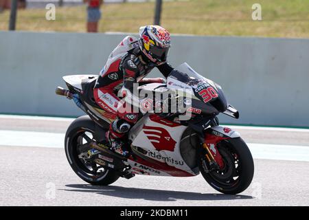 Takaaki Nakagami dal Giappone LCR Honda IDEMITSU con Honda durante la MotoGP prove libere del Gran Premi Monster Energy de Catalunya al circuito di Barcellona-Catalunya a Barcellona. (Foto di DAX Images/NurPhoto) Foto Stock