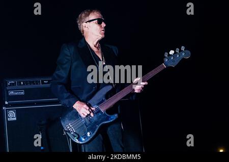 La rock band inglese Bauhaus in concerto ad Alcatraz, Milano, il 6 2022 giugno. Uno dei pionieri della roccia gotica, Bauhaus era noto per la loro immagine scura e il suono cupo, anche se mescolavano molti generi, tra cui dub, glam rock, psichedelia e funk. (Foto di Mairo Cinquetti/NurPhoto) Foto Stock