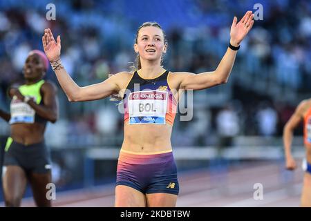 Femke Bol of Netherlands compete in 400hs metri di donne durante la IAAF Wanda Diamond League: Golden Gala Pietro Mennea allo Stadio Olimpico il 09 giugno 2022 a Roma (Foto di Michele Maraviglia/NurPhoto) Foto Stock