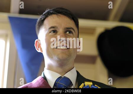 L'emozione e il piacere di essere nel Rifugio di St Leonards in Cavallo comune mattina, un sorridente e fiero, Hawick Cornet 2022, Greig Middlemass. L'Hawick Common Riding è il primo dei confini del comune Riding e celebra sia la cattura di una bandiera inglese, da parte dei giovani di Hawick alla schermaglia militare di Hornshole nel 1514 e l'antica usanza di cavalcare le marce o i confini della terra comune, a Hawick, REGNO UNITO. 10.giu.2022. (Foto di Rob Gray/NurPhoto) Foto Stock