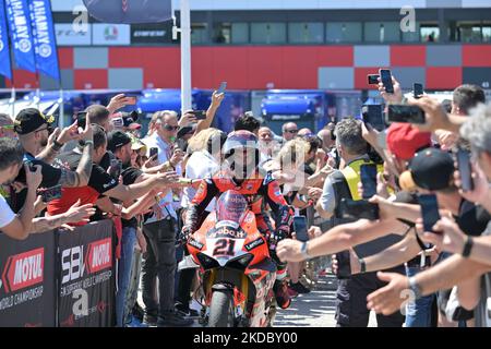 NÂ°21 Michael Ruben Rinaldi ITA Ducati Panigale V4 R Aruba.it Racing - DUCATI durante il Mondiale Superbike - SBK Pirelli Emilia-Romagna Round FIM Superbike World Championship 2022 - Race1 il 11 giugno 2022 al circuito Mondiale di Misano â€œMarco Simoncelliâ€ a Misano Adriatico, Italia (Foto di otto Moretti/LiveMedia/NurPhoto) Foto Stock