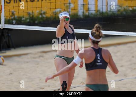 Schutzenhofer/Plesiutschnig /Austria) esultazione durante i Campionati mondiali di Beach Volley Beach Volley (day2) il 11 giugno 2022 al Foro Italico di Roma (Foto di Luigi Mariani/LiveMedia/NurPhoto) Foto Stock