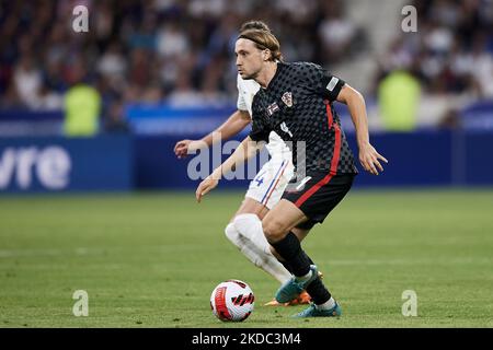 Lovro Majer (Stade Rennais FC) della Croazia in azione durante la UEFA Nations League Una partita di Gruppo 1 tra la Francia e la Croazia allo Stade de France il 13 giugno 2022 a Parigi, Francia. (Foto di Jose Breton/Pics Action/NurPhoto) Foto Stock