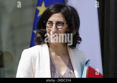 FRANCIA - PARIGI - GOVERNO - POLITICA - il Ministro francese della cultura Rima Abdul-Malak parte dopo una riunione settimanale del gabinetto al Palazzo Elysee - 14 giugno 2022, Parigi (Foto di Daniel Pier/NurPhoto) Foto Stock