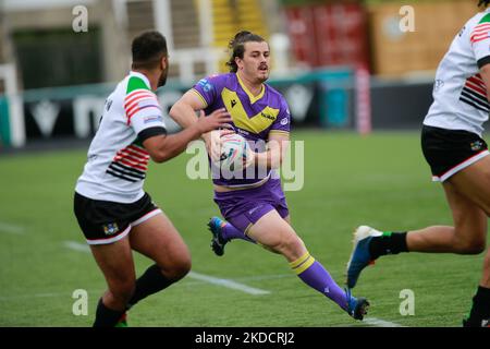 Craig Mullen di Newcastle Thunder in azione durante la partita di campionato TRA Newcastle Thunder e Workington Town a Kingston Park, Newcastle Domenica 26th Giugno 2022. (Foto di Chris Lishman/MI News/NurPhoto) Foto Stock