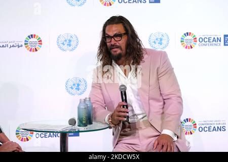 Jason Momoa, la star del cinema AMERICANO e attivista oceanico, parla durante la Conferenza oceanica delle Nazioni Unite a Lisbona, Portogallo, il 27 giugno 2022. (Foto di Pedro FiÃºza/NurPhoto) Foto Stock