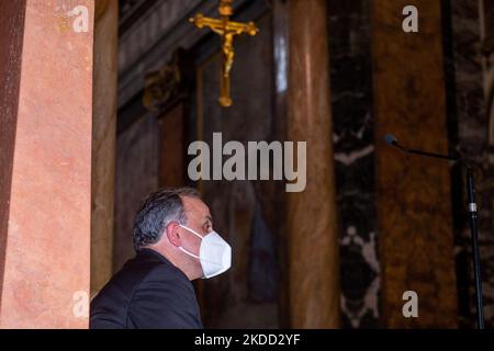 Il Vescovo Domenico Pompili è commosso durante l'addio. Pompili dimora più volte nel terremoto di Amatrici, il Vescovo era infatti molto attivo nelle zone del terremoto del 2016. A Rieti, Italia, il 2 luglio 2022. (Foto di Riccardo Fabi/NurPhoto) Foto Stock