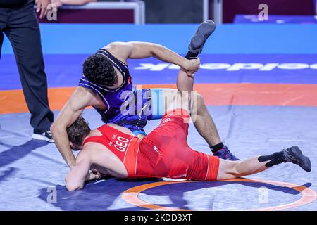 Luka Janezashvili (GEO) vs Mehmet Celik (TUR) FS 65kg durante i Campionati europei di Wrestling U20 del 02 luglio 2022 al Matteo Pellicone di Roma (Foto di Luigi Mariani/LiveMedia/NurPhoto) Foto Stock