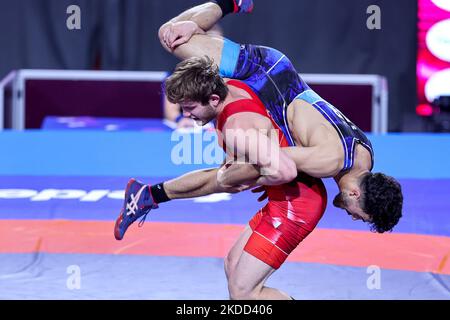 Luka Janezashvili (GEO) vs Mehmet Celik (TUR) FS 65kg durante i Campionati europei di Wrestling U20 del 02 luglio 2022 al Matteo Pellicone di Roma (Foto di Luigi Mariani/LiveMedia/NurPhoto) Foto Stock