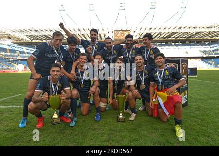 I membri della nazionale spagnola di rugby Sevens festeggiano dopo aver vinto la finale maschile 7s della Rugby Europe Sevens Championship Series 2022 a Cracovia e il titolo europeo. Domenica 03 luglio 2022, allo stadio municipale Henryk Reyman, Cracovia, Malopolskie Voivodato, Polonia. (Foto di Artur Widak/NurPhoto) Foto Stock