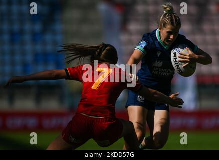 Raquel GARCIA (a sinistra) della Spagna sfidando Shona CAMPBELL della Scozia durante la Scozia 7s vs Spagna 7s, la finale di bronzo del campionato europeo di rugby 2022 Sevens Series a Cracovia. Domenica 03 luglio 2022, allo stadio municipale Henryk Reyman, Cracovia, Malopolskie Voivodato, Polonia. (Foto di Artur Widak/NurPhoto) Foto Stock