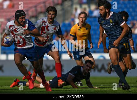 Thibault RABOURDIN (a sinistra) di Francia in azione durante la Francia 7s vs Spagna 7S, la finale maschile 7s della Rugby Europe Sevens Championship Series 2022 a Cracovia. Domenica 03 luglio 2022, allo stadio municipale Henryk Reyman, Cracovia, Malopolskie Voivodato, Polonia. (Foto di Artur Widak/NurPhoto) Foto Stock