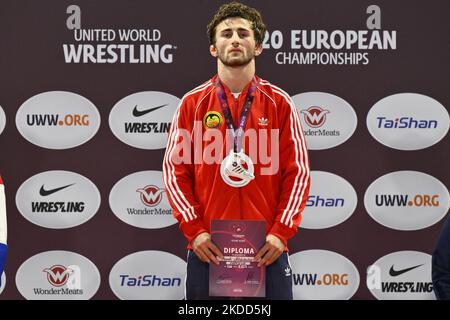 Daviti ABDALADZE (GEO) vs Khamzat Timourovitch ARSAMERZOUEV (fra)) durante la finale dei Campionati europei Greco-Romani Freestyle 61kg U20 al PalaPellicone - FIJLKAM, 3th luglio 2022, Roma, Italia (Foto di Domenico Cippitelli/LiveMedia/NurPhoto) Foto Stock