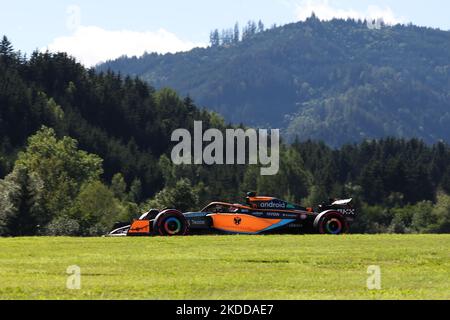 Daniel Ricciardo della McLaren-Mercedes durante le qualifiche per il Gran Premio d'Austria di Formula 1 al Red Bull Ring di Spielberg, Austria, il 8 luglio 2022. (Foto di Jakub Porzycki/NurPhoto) Foto Stock