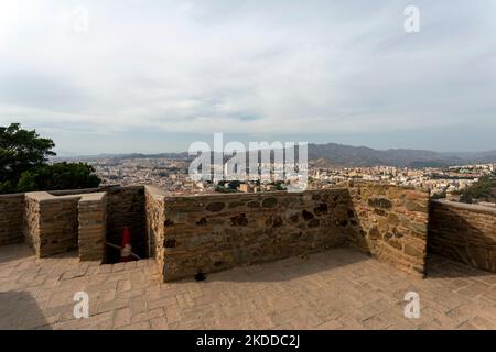 Malaga, Spagna - 29 ottobre 2022: Vista di Malaga dal Castello di Gibralfaro Foto Stock