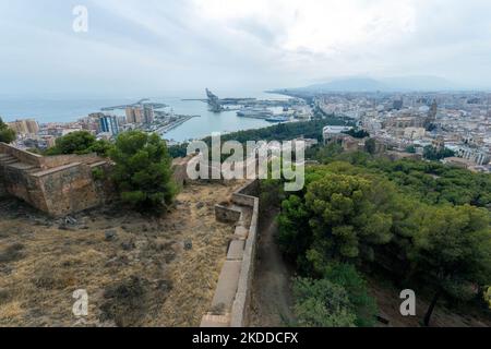 Malaga, Spagna - 29 ottobre 2022: Vista di Malaga dal Castello di Gibralfaro Foto Stock