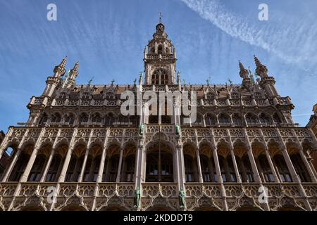 Un basso angolo di casa del re di Spagna in stile barocco situato nel Grande Palazzo di Bruxelles Foto Stock