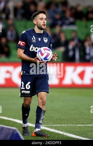 Melbourne, Australia, 4 novembre 2022. Stefan Nigro di Melbourne Victory durante la Partita di calcio maschile della A-League tra Melbourne Victory e Newcastle Jets all'AAMI Park il 04 novembre 2022 a Melbourne, Australia. Credit: Dave Hewison/Speed Media/Alamy Live News Foto Stock