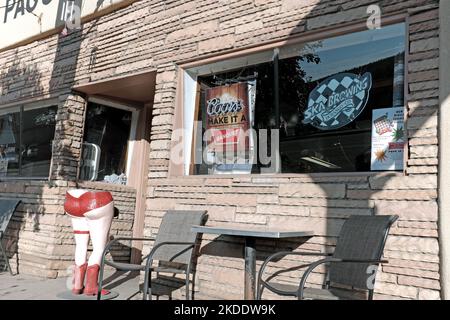 Pagosa Bar sulla strada principale nel centro di Pagosa Springs, Colorado, è un vecchio bar West. Foto Stock