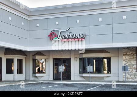 Houston, Texas USA 10-21-2022: L'esterno dell'edificio Teahhouse Tapioca and Tea di Houston, Texas. Azienda globale di casa del tè fondata a Taiwan. Foto Stock