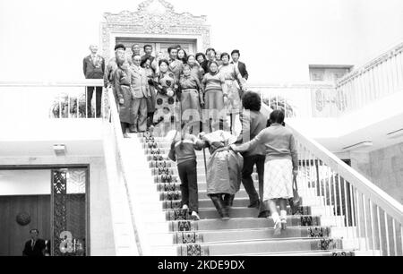 Volti della Mongolia sotto il dominio comunista 1982 mostra questo photo.wedding party, MNG, Mongolia Foto Stock