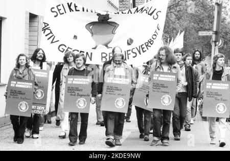 Coloro che sono stati colpiti dal Decreto radicale e i loro amici hanno dimostrato 19 82 contro i divieti professionali, Germania Foto Stock