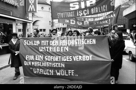 Le persone colpite dal Decreto radicale e i loro amici hanno manifestato contro i divieti professionali 02.02.1980 a Stoccarda, in Germania Foto Stock