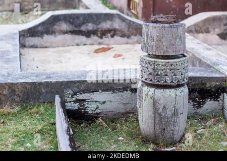 Siti di tomba di Badjao con 'sunduk' a Mindanao, Filippine Foto Stock