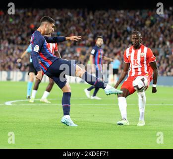 Sabadell, Barcellona, Spagna. 5th Nov 2022. Barcellona Spagna 05.11.2022 Ferran Torres (FC Barcelona) battaglia per la palla durante la Liga Santander tra FC Barcelona e UD Almeria a Camp Nou il 05 novembre 2022 a Barcellona. (Credit Image: © Xavi Urgeles/ZUMA Press Wire) Foto Stock