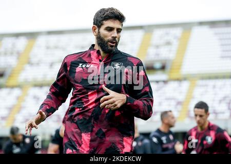 Salerno, Italia. 05th Nov 2022. Federico Fazio di US Salernitana guarda durante la Serie Un match tra US Salernitana 1919 e Cremonese allo Stadio Arechi di Salerno, Italia, il 5 novembre 2022. Credit: Giuseppe Maffia/Alamy Live News Foto Stock