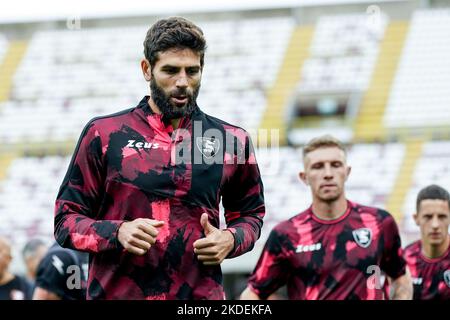 Salerno, Italia. 05th Nov 2022. Federico Fazio di US Salernitana guarda durante la Serie Un match tra US Salernitana 1919 e Cremonese allo Stadio Arechi di Salerno, Italia, il 5 novembre 2022. Credit: Giuseppe Maffia/Alamy Live News Foto Stock