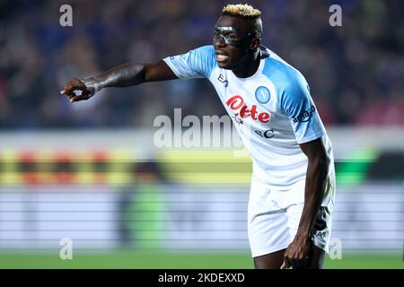 Victor Osimhen di SSC Napoli gesta durante la Serie Una partita tra Atalanta BC e SSC Napoli allo Stadio Gewiss il 5 novembre 2022 a Bergamo. Foto Stock