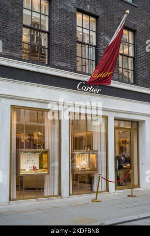 Esterno della gioielleria Cartier sulla Old Bond Street. Londra, Inghilterra, Regno Unito Foto Stock