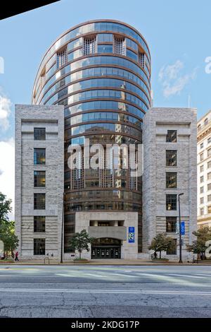 L'ala Louis Stokes è stata costruita nel 1998 come annesso alla storica biblioteca pubblica di Cleveland sulla Superior Avenue. Foto Stock