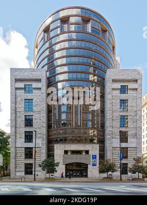 L'ala Louis Stokes è stata costruita nel 1998 come annesso alla storica biblioteca pubblica di Cleveland sulla Superior Avenue. Foto Stock