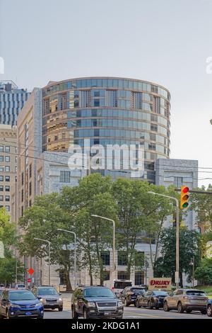 L'ala Louis Stokes è stata costruita nel 1998 come annesso alla storica biblioteca pubblica di Cleveland sulla Superior Avenue. Foto Stock