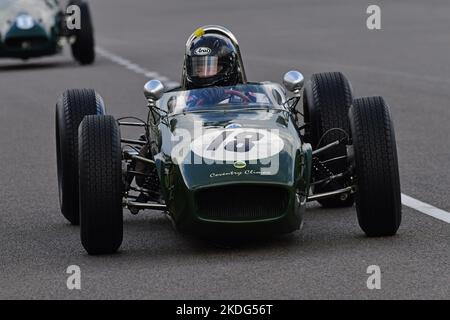 Clinton McCarthy, Lotus-Climax 18, Richmond e Gordon Trophies, 25 minuti di corse per 2500cc vetture del Gran Premio che avrebbero gareggiato tra il 1954 Foto Stock